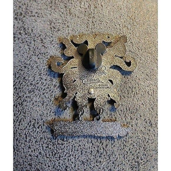 Disney Skull and Kraken Pirates of the Caribbean Pin - Picture 4 of 4